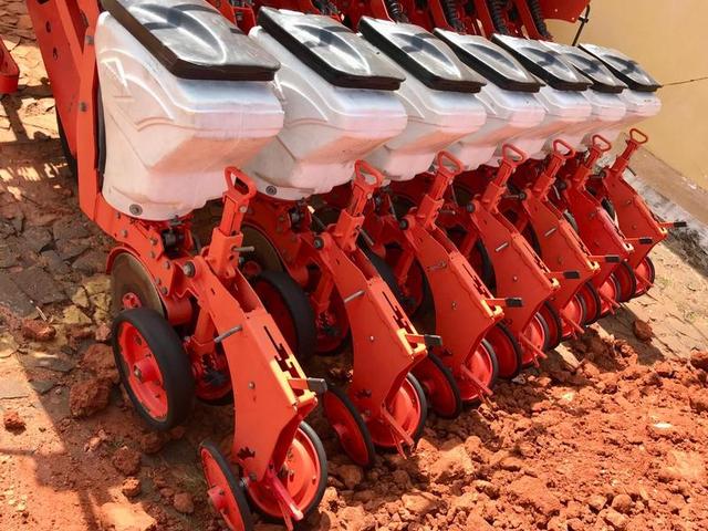 Kuhn Plantadeira PG 700 Plus 2016