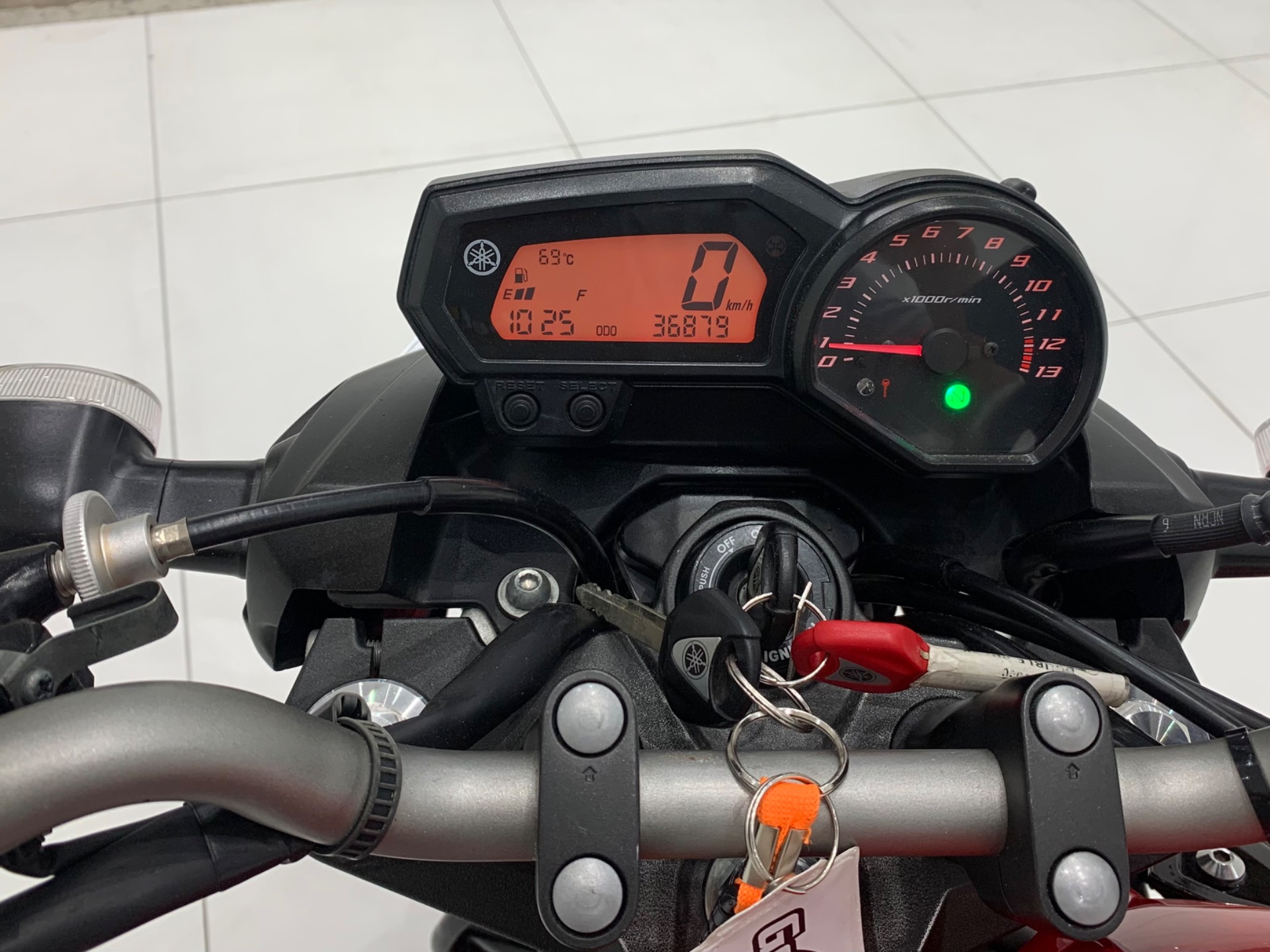 YAMAHA XJ6 N 2012 em Wenceslau Braz Gefcar Multimarcas Realize o sonho do carro novo com a