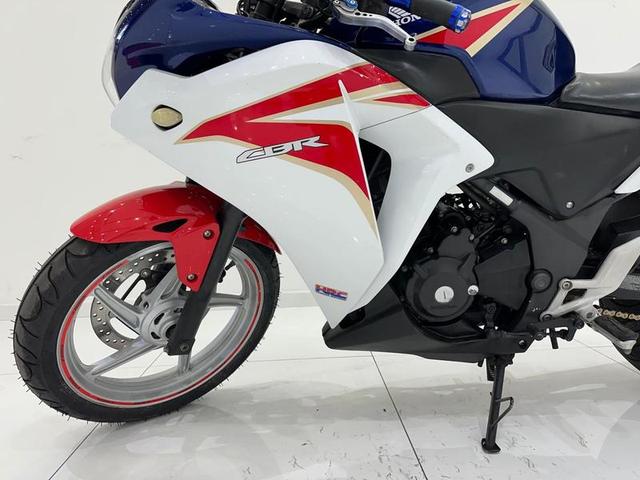 HONDA CBR 250 R 2012