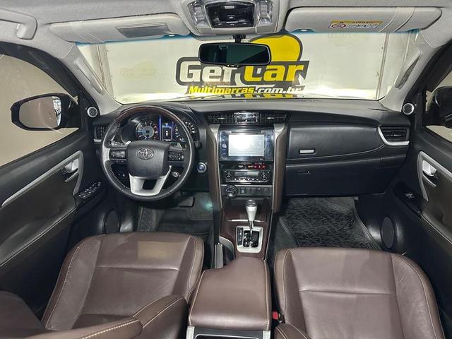 TOYOTA HILUX SWSRXA4FD 2019