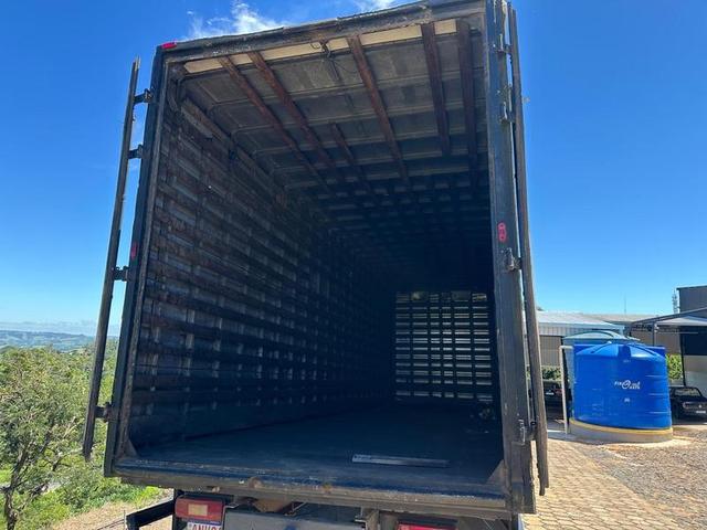 VOLVO VM23 240 6X2R 2005