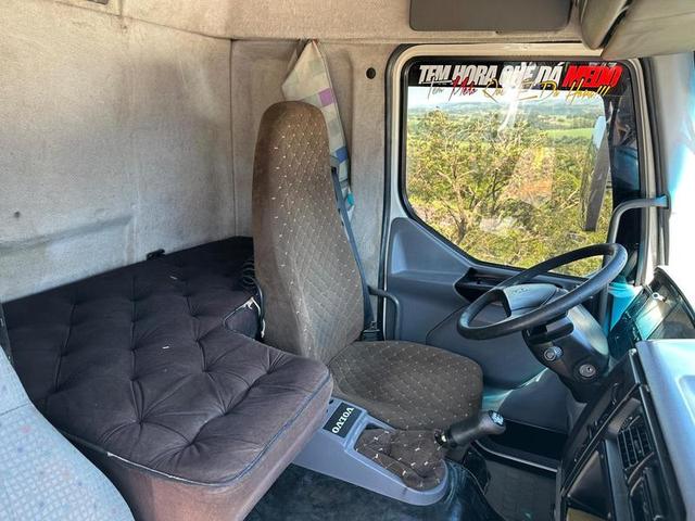 VOLVO VM23 240 6X2R 2005