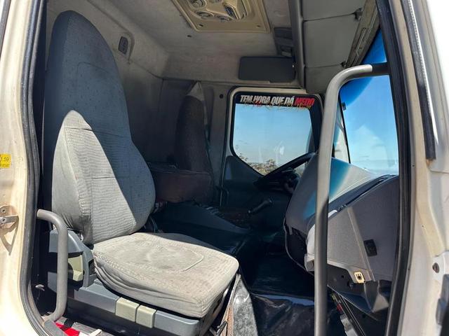 VOLVO VM23 240 6X2R 2005