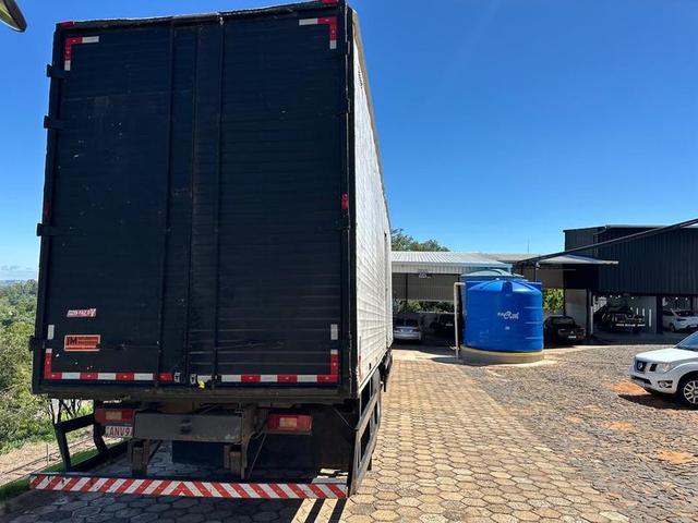 VOLVO VM23 240 6X2R 2005