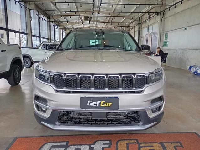 JEEP COMMANDER LIM T270 2022