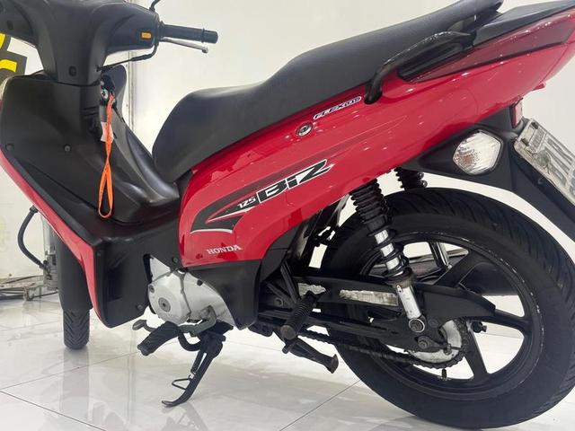 HONDA BIZ 125 EX 2015