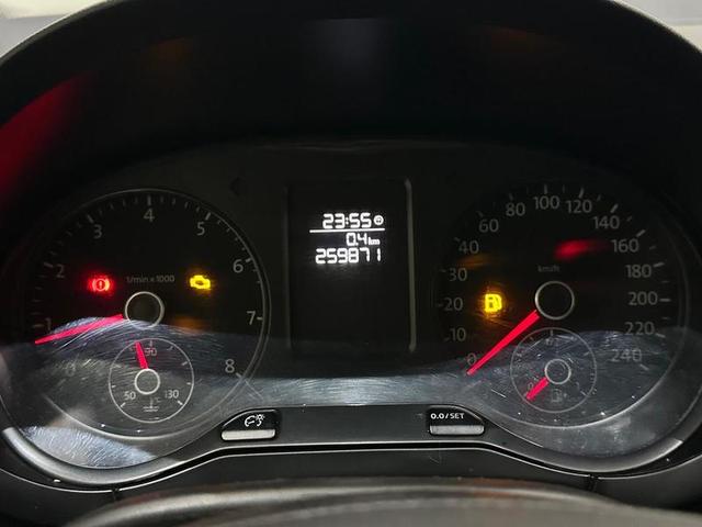 VOLKSWAGEN SPACEFOX GII 2011