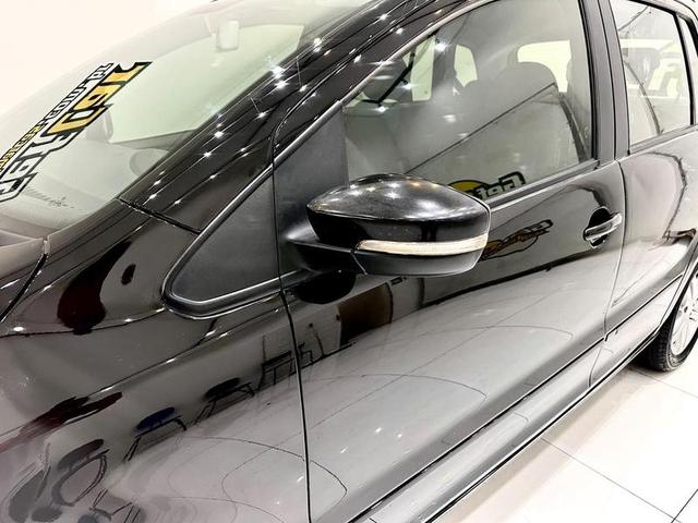VOLKSWAGEN SPACEFOX GII 2011