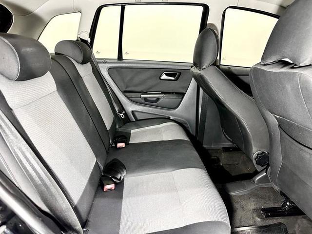 VOLKSWAGEN SPACEFOX GII 2011