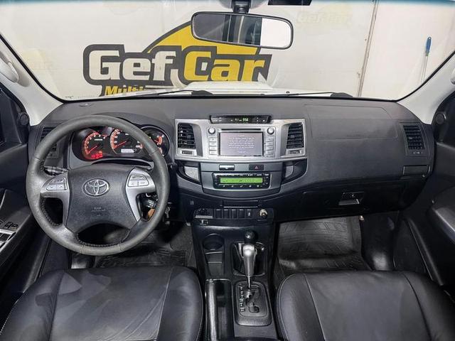 TOYOTA HILUX CD4X4 LE 2015