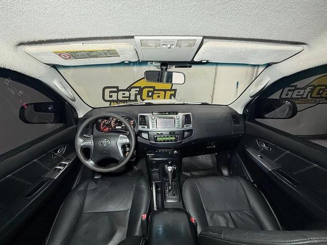 TOYOTA HILUX CD4X4 LE 2015