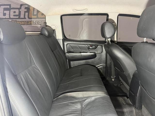 TOYOTA HILUX CD4X4 LE 2015