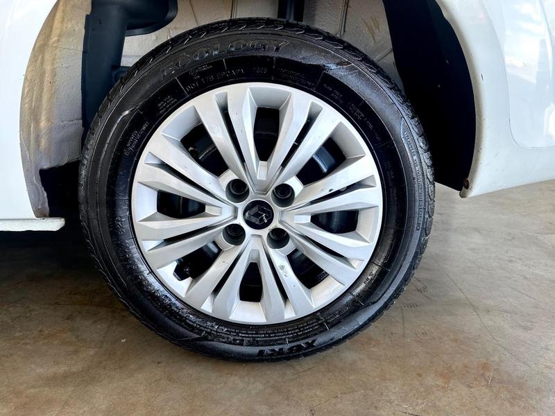 Renault Logan 1.6 Expression 8V Flex 4P Manual Em Ibaiti - foto 12