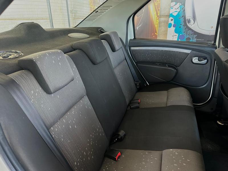 Renault Logan 1.6 Expression 8V Flex 4P Manual Em Ibaiti - foto 16