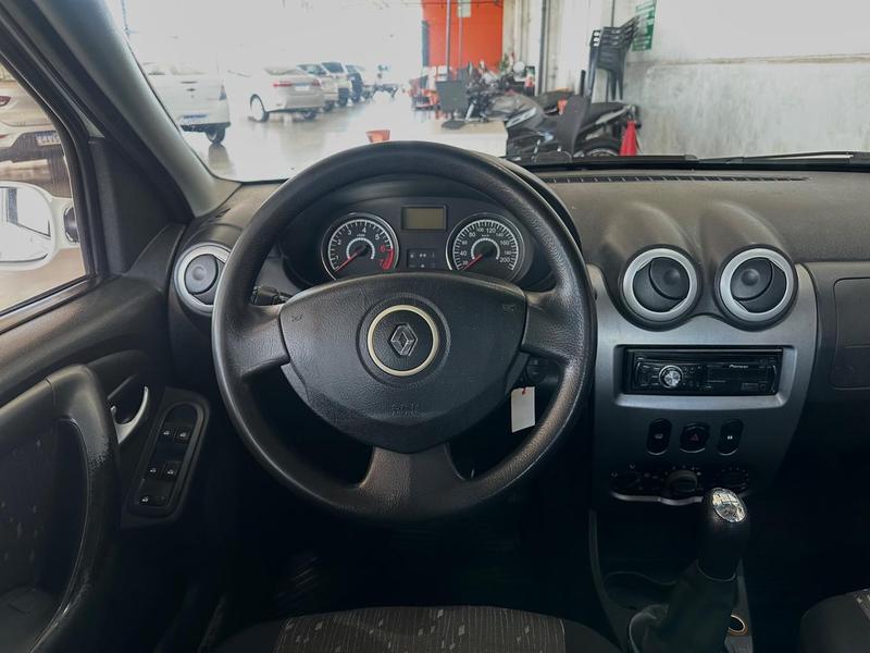 Renault Logan 1.6 Expression 8V Flex 4P Manual Em Ibaiti - foto 6