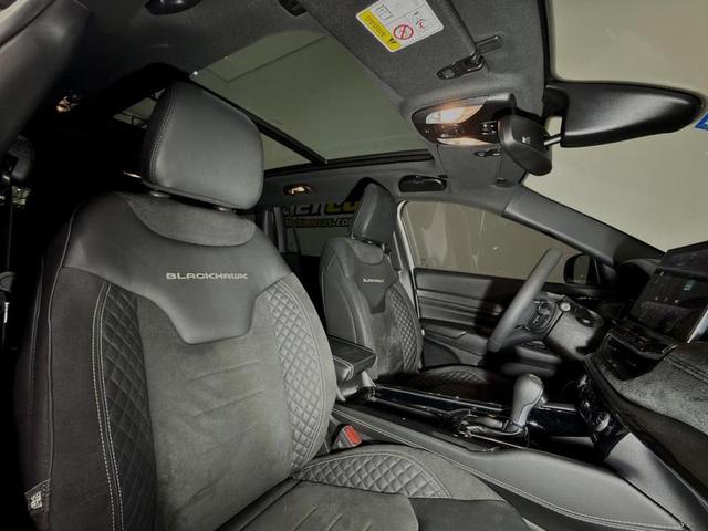 JEEP COMMANDER BLACKHAWK 2025