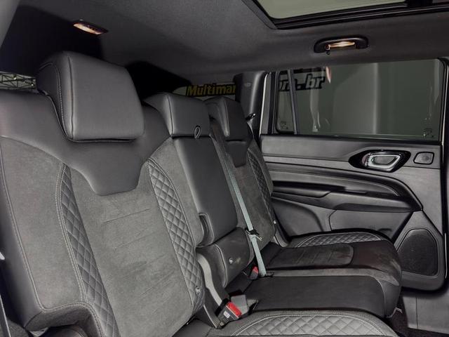 JEEP COMMANDER BLACKHAWK 2025