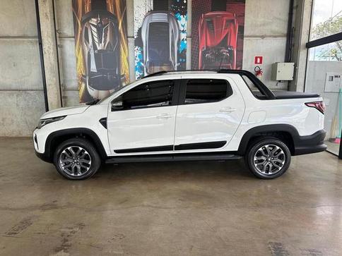 FIAT STRADA ULTRA T200AT 2026