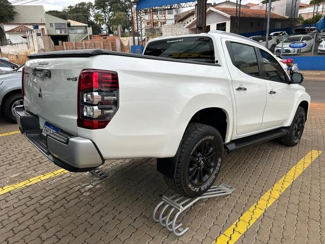 MITSUBISHI TRITON SPORT HPE S 2022