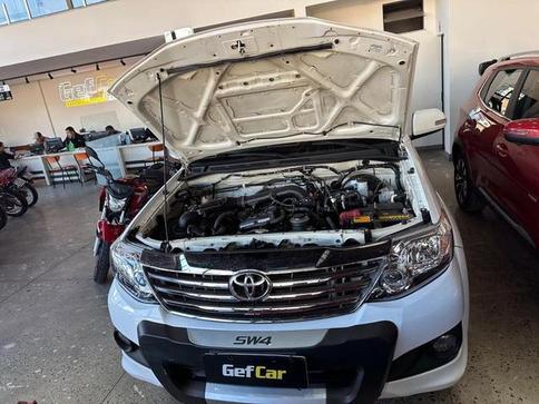 TOYOTA HILUX SW4 4X2SR 2015
