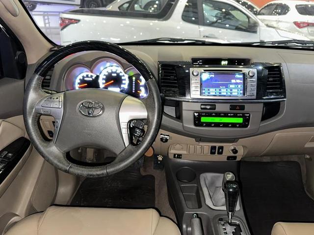 TOYOTA HILUXSW4 SRV4X4 2012