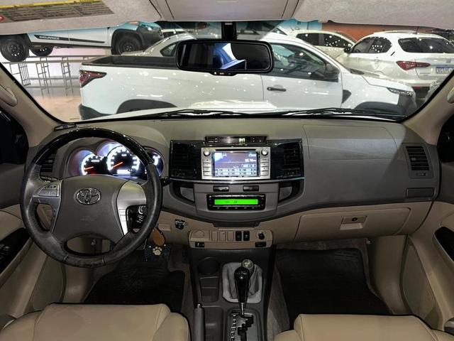 TOYOTA HILUXSW4 SRV4X4 2012