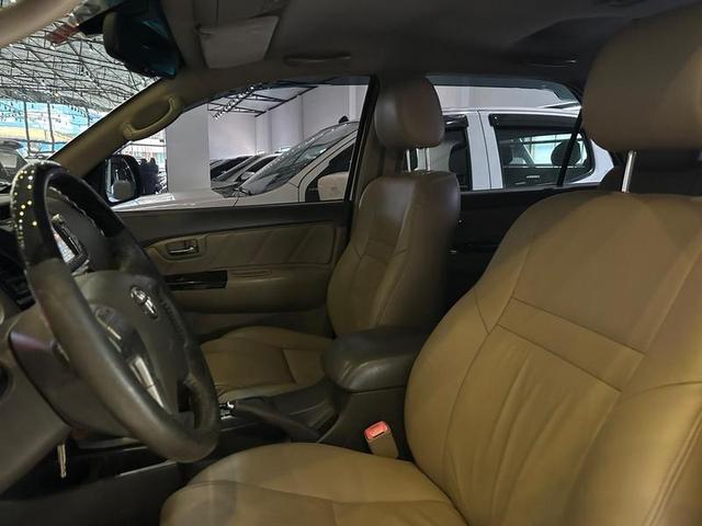 TOYOTA HILUXSW4 SRV4X4 2012