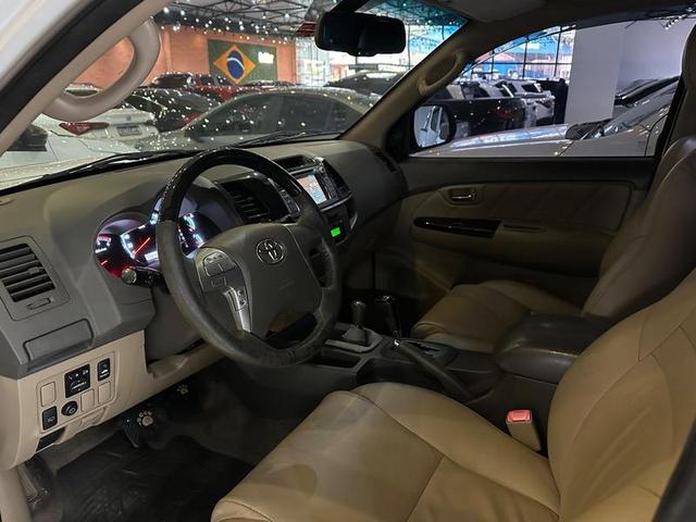 TOYOTA HILUXSW4 SRV4X4 2012