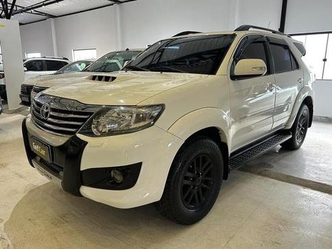 TOYOTA HILUXSW4 SRV4X4 2012