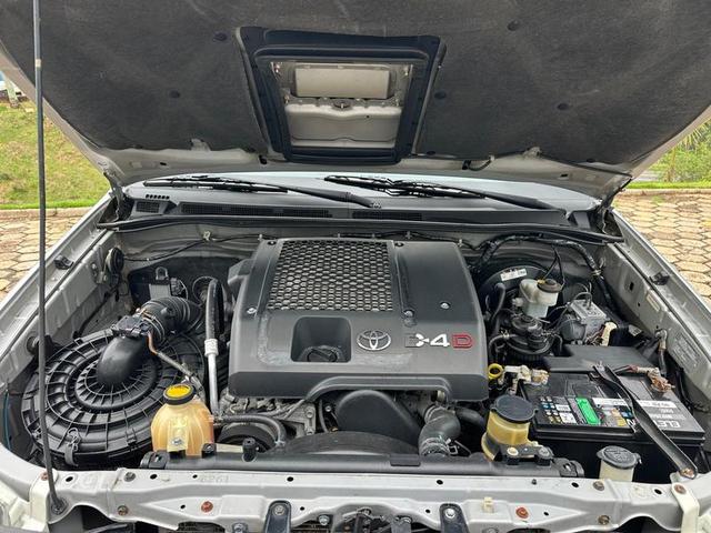 TOYOTA HILUX CD4X4 SRV 2010