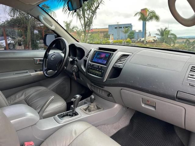 TOYOTA HILUX CD4X4 SRV 2010