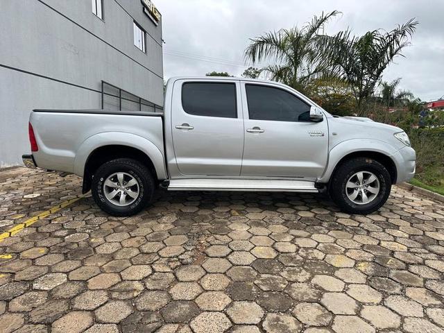 TOYOTA HILUX CD4X4 SRV 2010