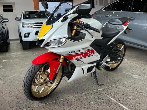YAMAHA YZF R3 WGP 60TH 2023