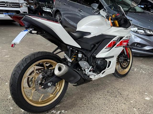 YAMAHA YZF R3 WGP 60TH 2023