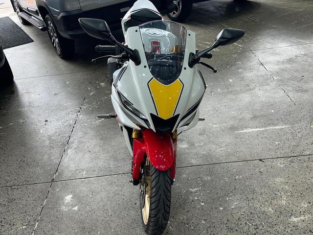 YAMAHA YZF R3 WGP 60TH 2023