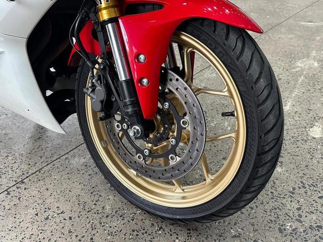 YAMAHA YZF R3 WGP 60TH 2023