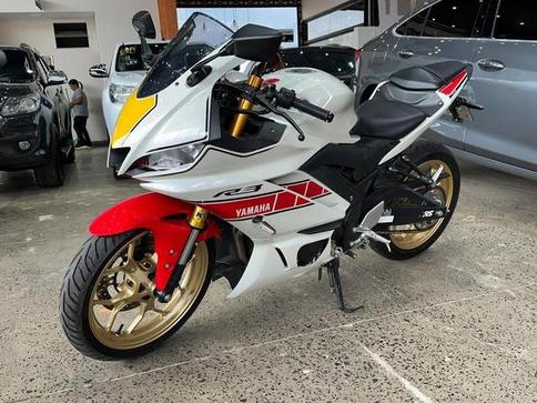 YAMAHA YZF R3 WGP 60TH 2023