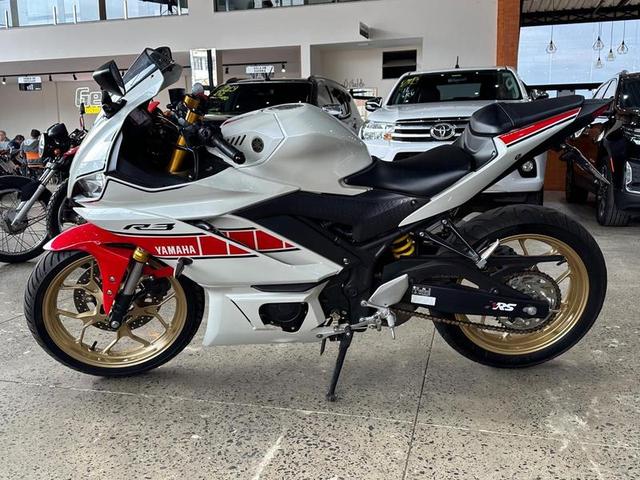 YAMAHA YZF R3 WGP 60TH 2023