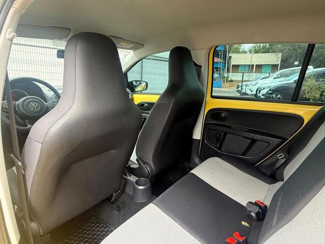 VOLKSWAGEN UP TAKE MA 2015