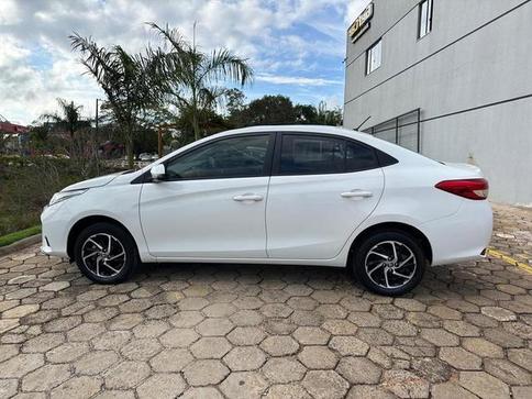TOYOTA YARIS SA XL15 2024