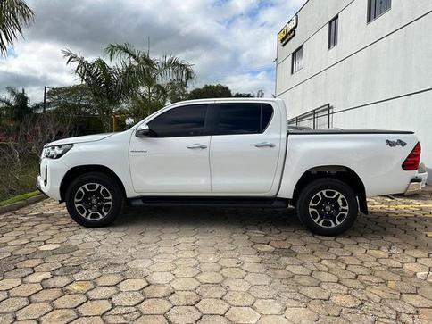 TOYOTA HILUX CDSRVA4FD 2021
