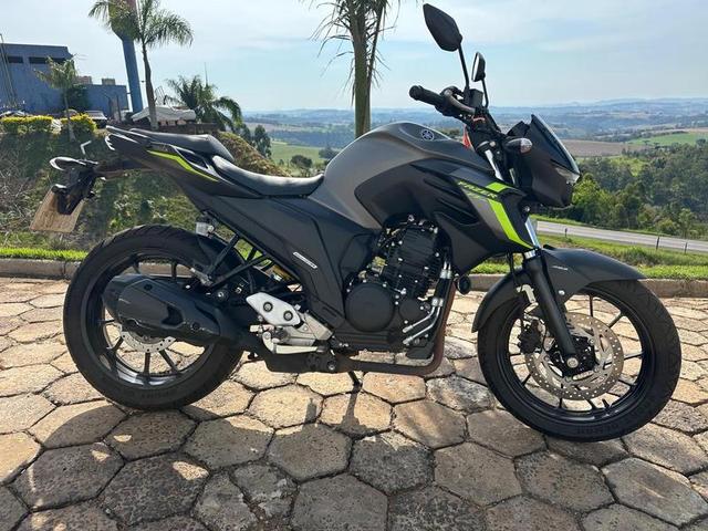 YAMAHA FZ25 FAZER 2024
