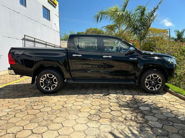 TOYOTA HILUX CD SRV 4FD 2022