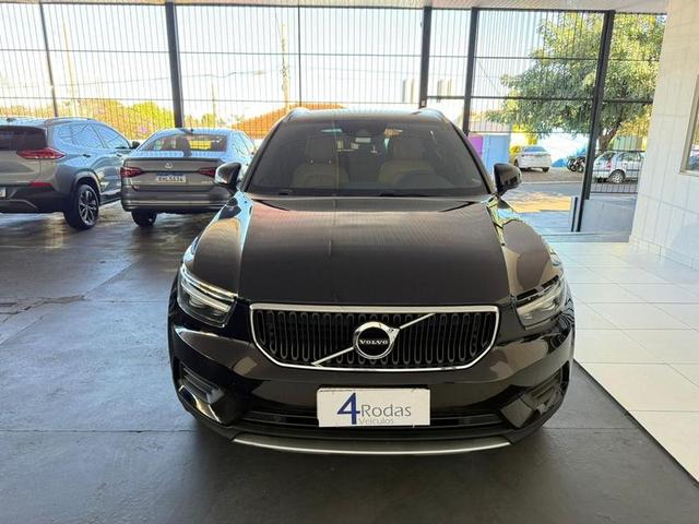 VOLVO XC40 T5H MOMENTU 