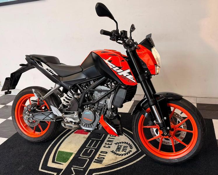 KTM DUKE 200