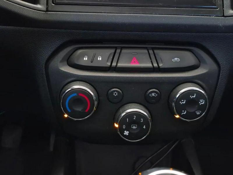 Chevrolet Onix Hatch Ls 1.0 8V Flexpower 5P Mec. - foto 9