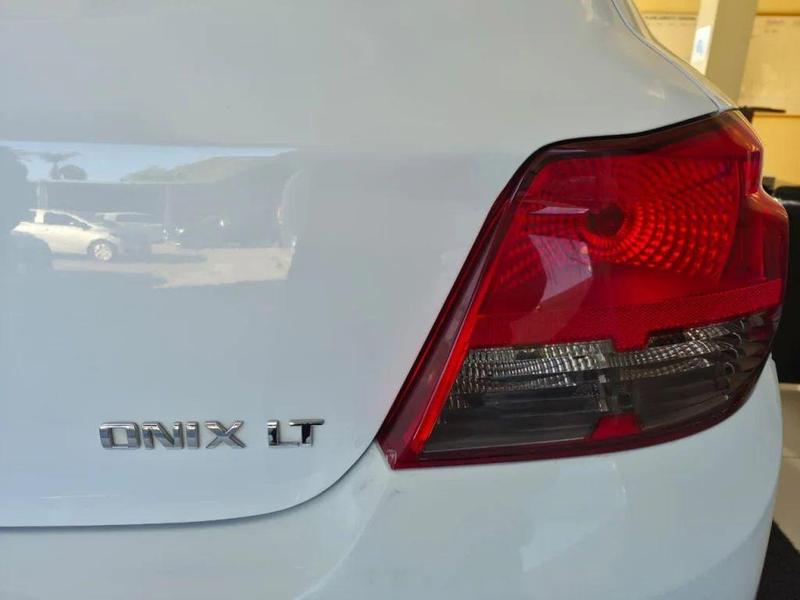Chevrolet Onix Hatch Ls 1.0 8V Flexpower 5P Mec. - foto 13
