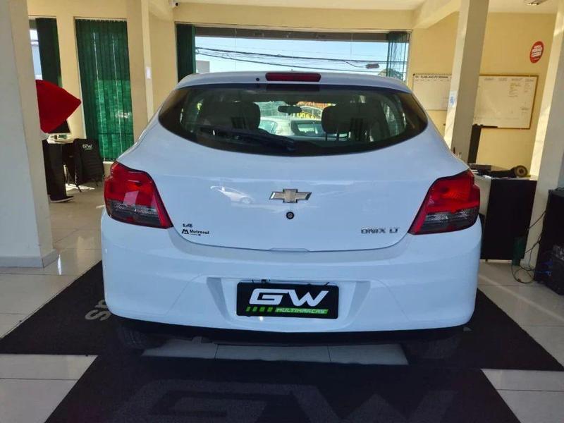 Chevrolet Onix Hatch Ls 1.0 8V Flexpower 5P Mec. - foto 6