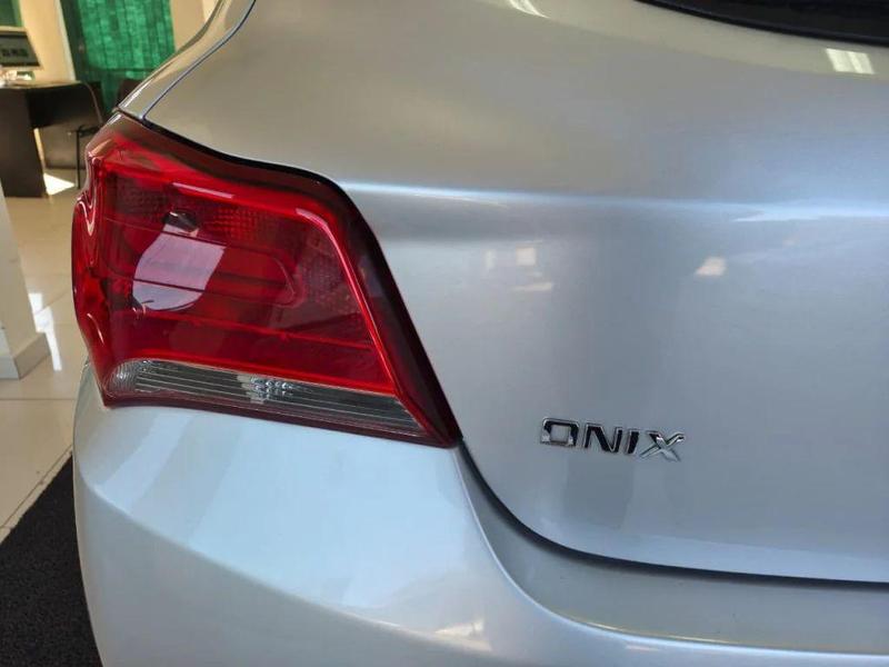 Chevrolet Onix 10mt LT - foto 9