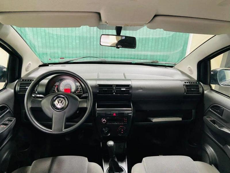 Volkswagen Fox City 1.0mi 1.0mi Total Flex 8V 3P - foto 3